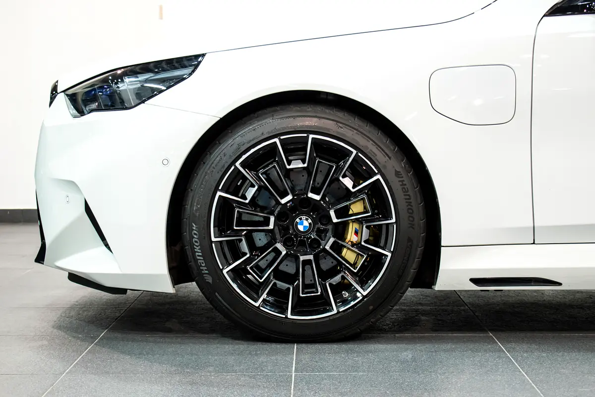 BMW M5 T 2026 - photo 4 - Import Émirats | International Cars