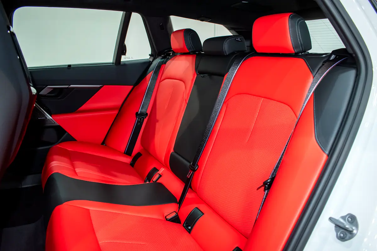 BMW M5 T 2026 - photo 7 - Import Émirats | International Cars