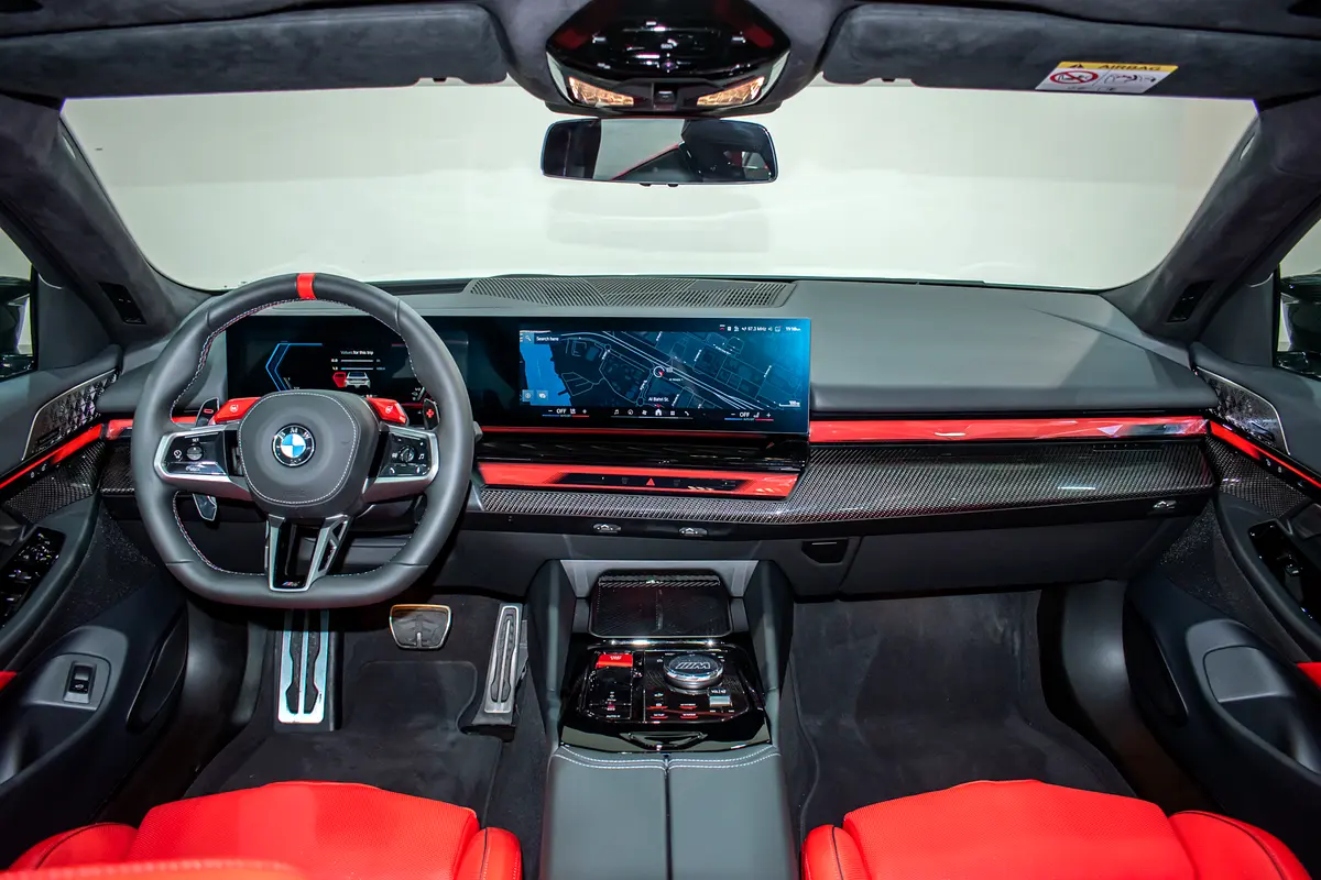 BMW M5 T 2026 - photo 8 - Import Émirats | International Cars