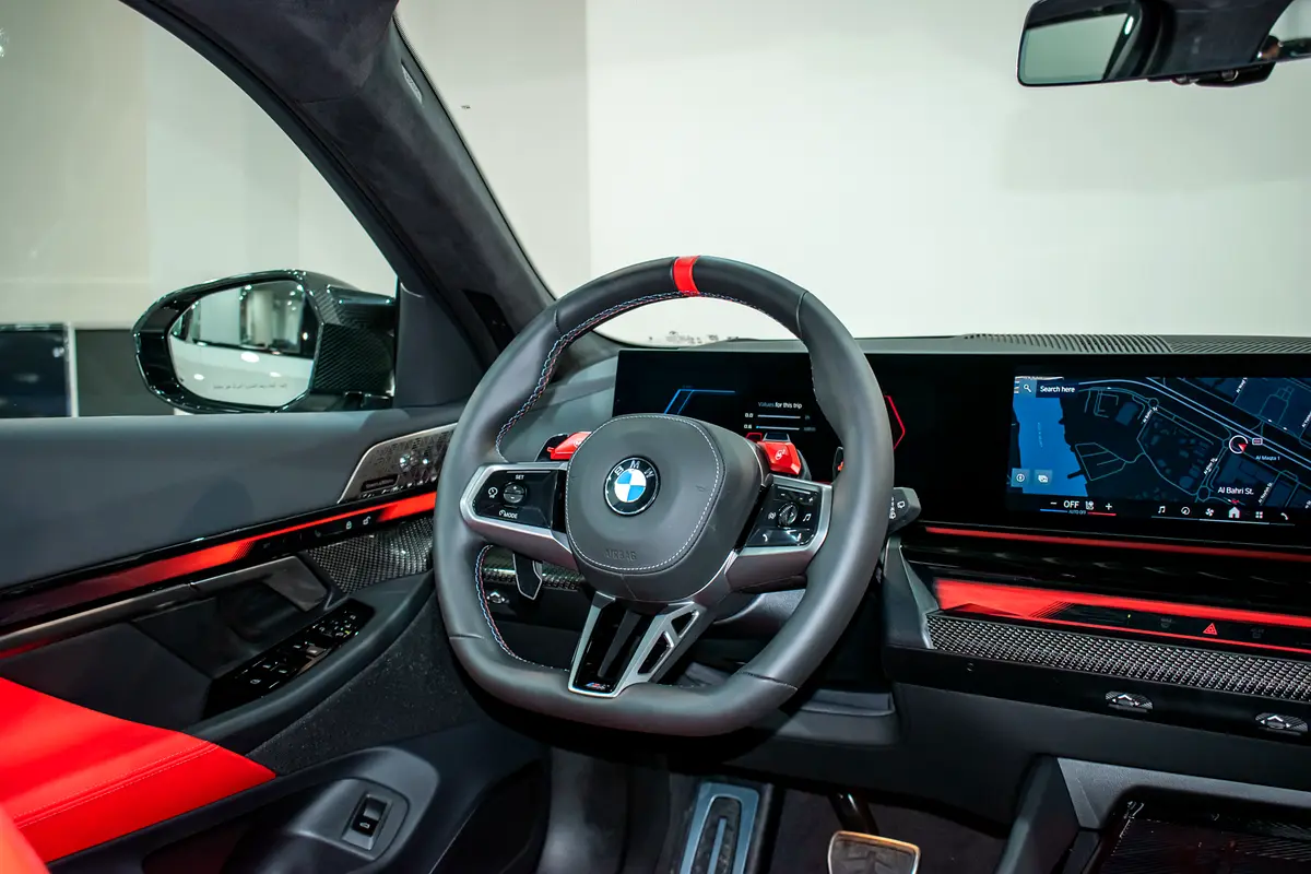 BMW M5 T 2026 - photo 9 - Import Émirats | International Cars