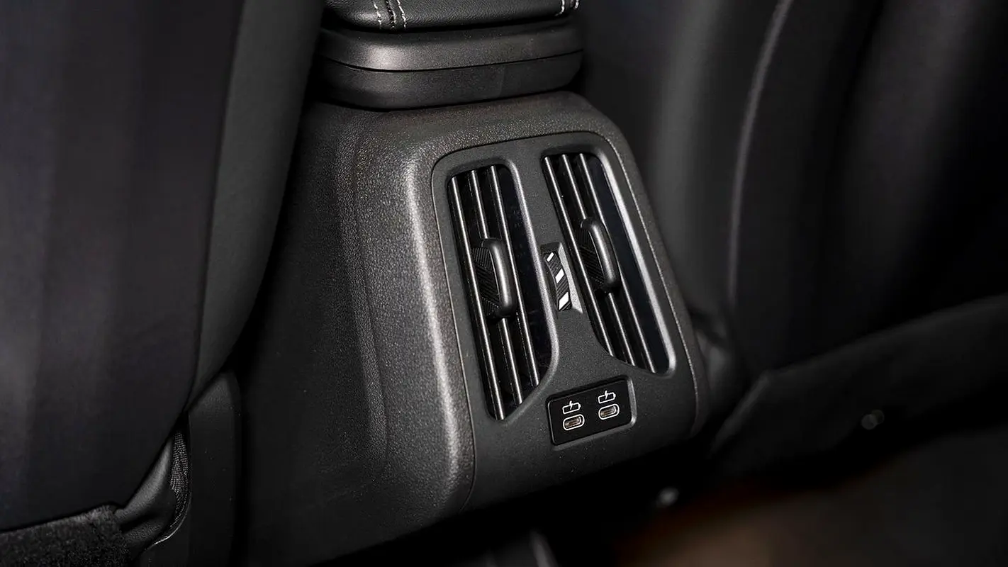 BMW X2 xDrive 20i 2026 - photo 7 - Import Émirats | International Cars