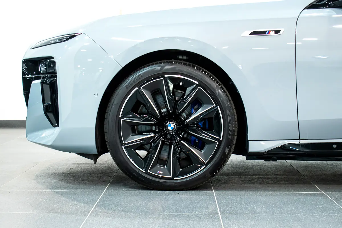 BMW i7 M70 xDrive 2026 - photo 3 - Import Émirats | International Cars