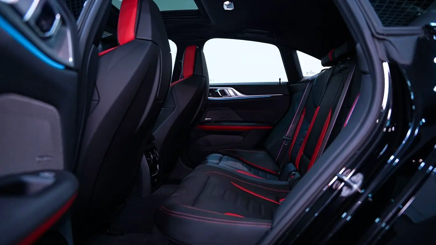 BMW i4 M50 2025 - photo 10 - Import Émirats | International Cars