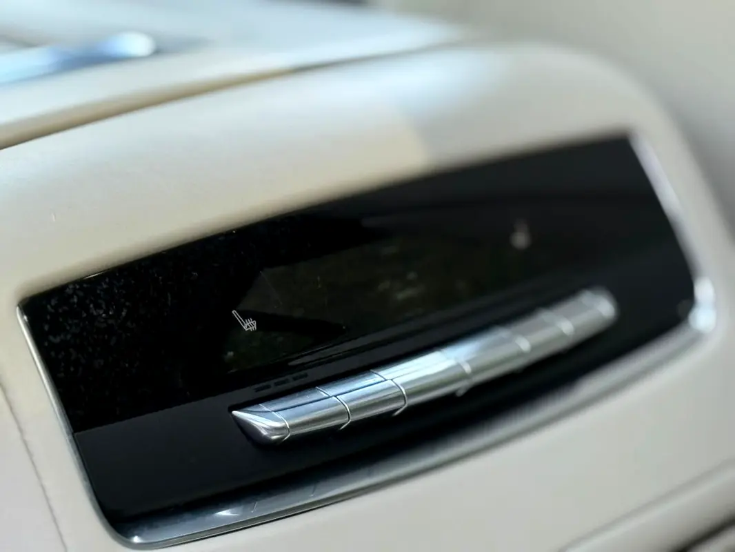 CADILLAC Escalade VIP Edition 2022 - photo 10 - Import Émirats | International Cars