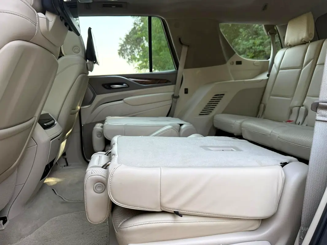 CADILLAC Escalade VIP Edition 2022 - photo 11 - Import Émirats | International Cars