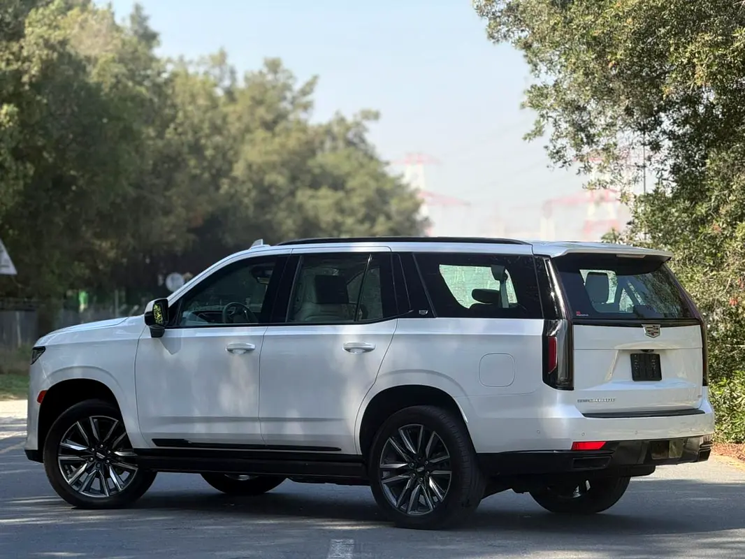 CADILLAC Escalade VIP Edition 2022 - photo 4 - Import Émirats | International Cars