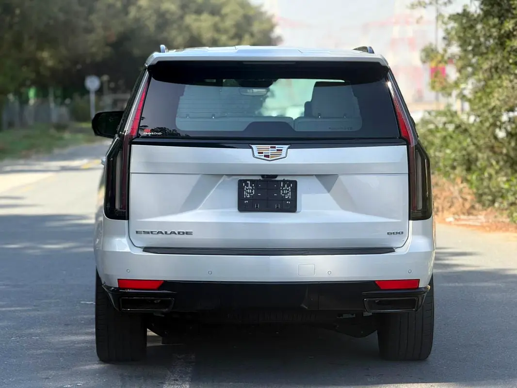 CADILLAC Escalade VIP Edition 2022 - photo 5 - Import Émirats | International Cars