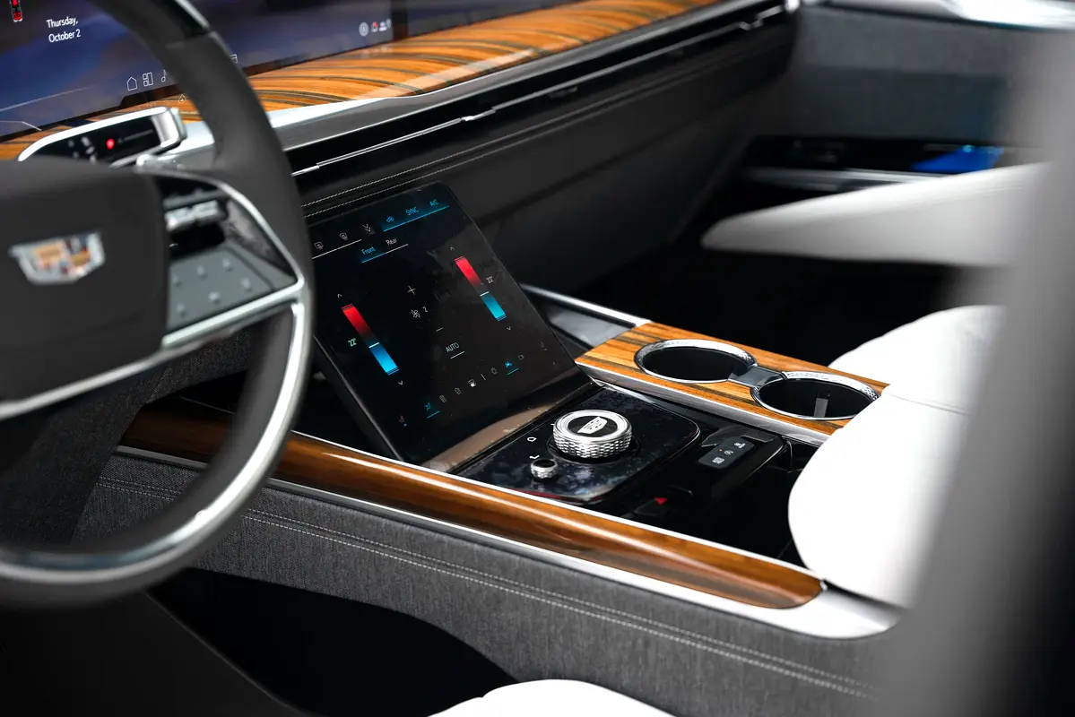 CADILLAC Escalade Sport Platinum 2025 - photo 9 - Import Émirats | International Cars