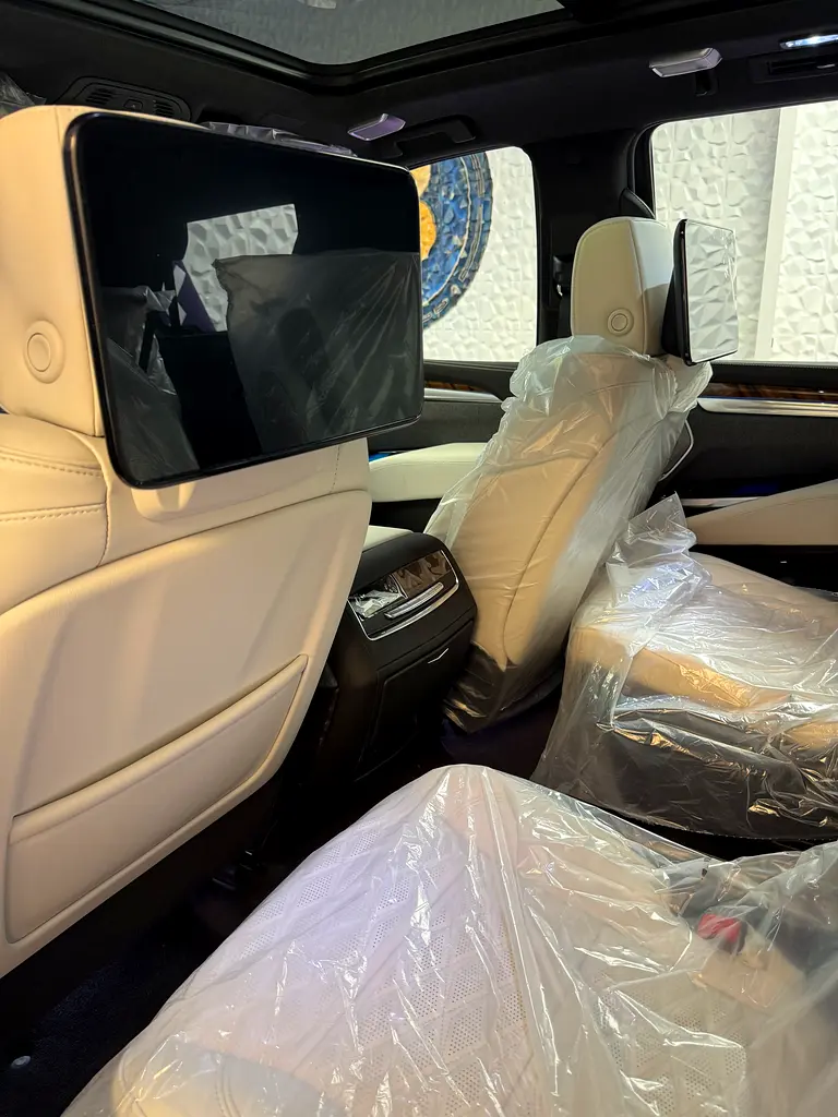 CADILLAC Escalade ESV Platinum 2025 - photo 6 - Import Émirats | International Cars