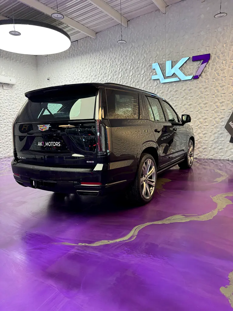 CADILLAC Escalade ESV Platinum 2025 - photo 9 - Import Émirats | International Cars