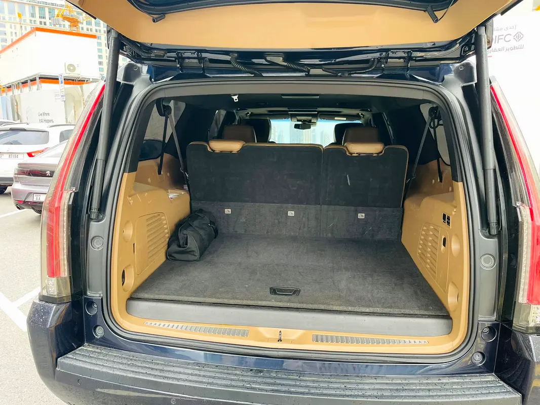 CADILLAC Escalade ESV Platinum 2018 - photo 2 - Import Émirats | International Cars
