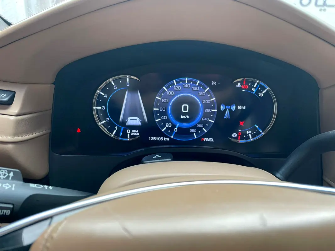 CADILLAC Escalade ESV Platinum 2018 - photo 5 - Import Émirats | International Cars