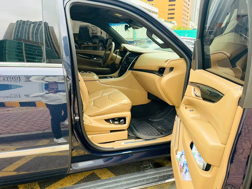 CADILLAC Escalade ESV Platinum 2018 - photo 7 - Import Émirats | International Cars