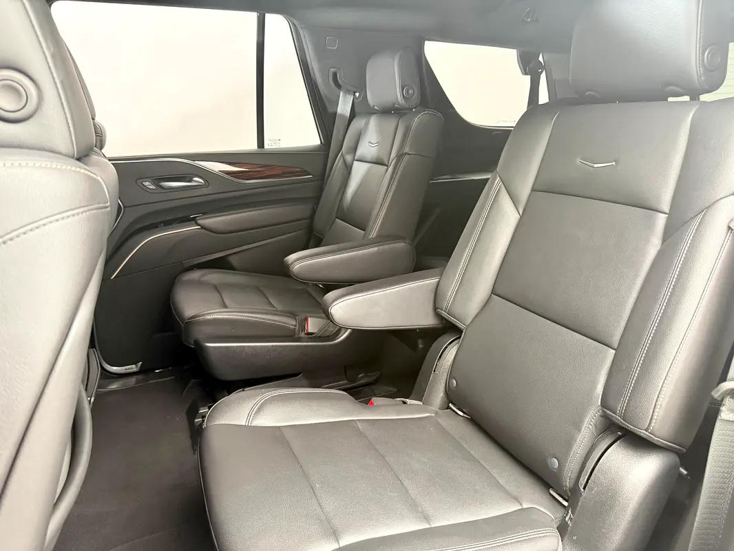 CADILLAC Escalade Luxury 2021 - photo 11 - Import Émirats | International Cars