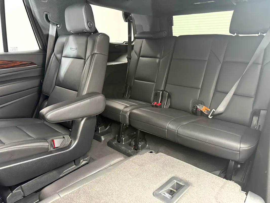 CADILLAC Escalade Luxury 2021 - photo 12 - Import Émirats | International Cars