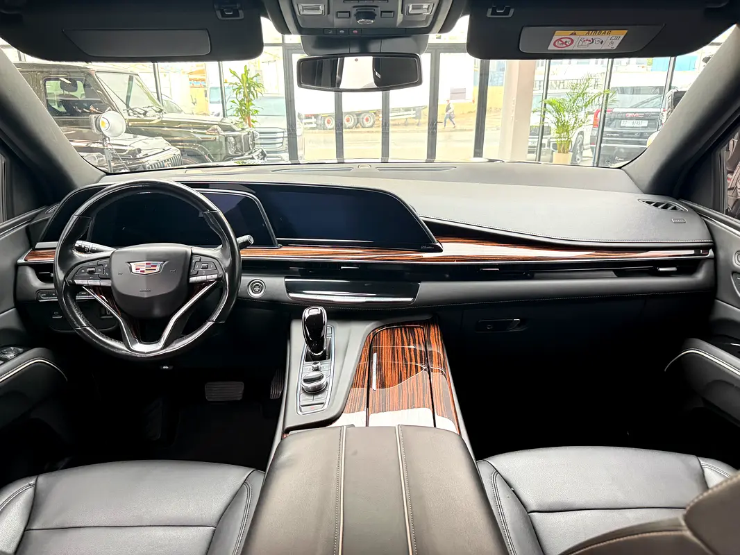 CADILLAC Escalade Luxury 2021 - photo 8 - Import Émirats | International Cars