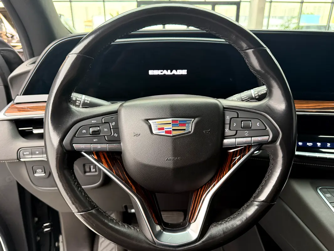 CADILLAC Escalade Luxury 2021 - photo 9 - Import Émirats | International Cars