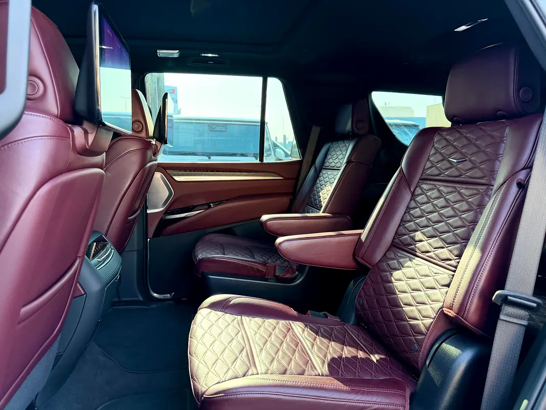 CADILLAC Escalade Sport Platinum 2025 - photo 6 - Import Émirats | International Cars