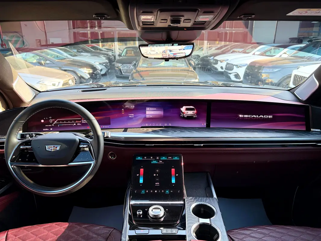 CADILLAC Escalade Sport Platinum 2025 - photo 9 - Import Émirats | International Cars