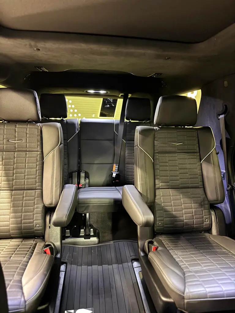 CADILLAC Escalade 600 Black Edition 2025 - photo 11 - Import Émirats | International Cars