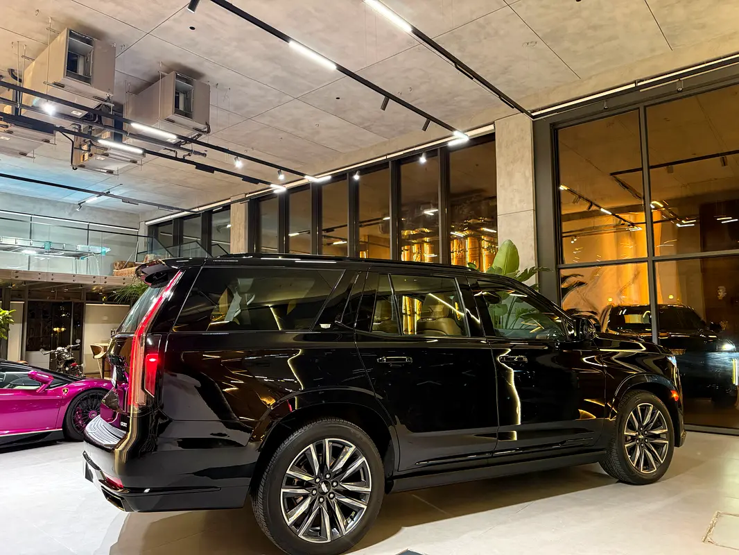 CADILLAC Escalade Sport 2023 - photo 4 - Import Émirats | International Cars