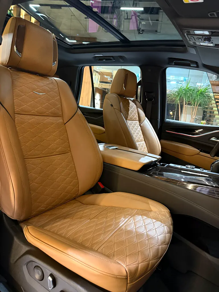 CADILLAC Escalade Sport 2023 - photo 8 - Import Émirats | International Cars