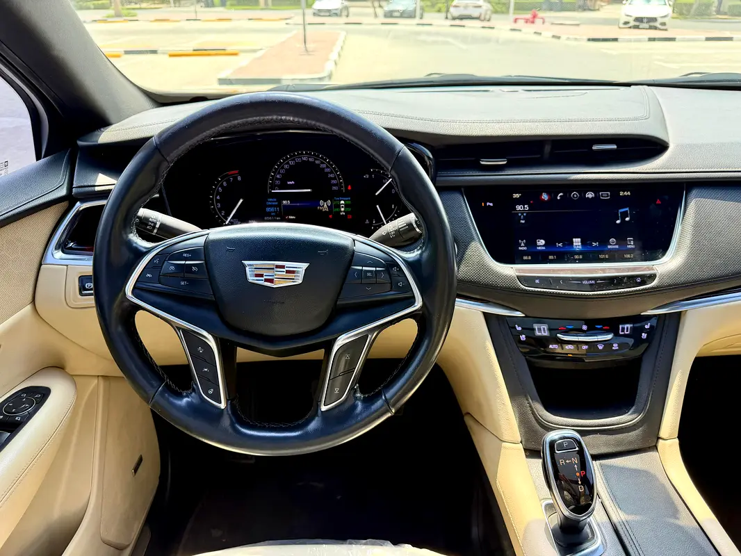 CADILLAC XT5 Premium Luxury 2019 - photo 11 - Import Émirats | International Cars