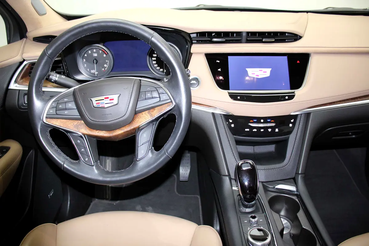 CADILLAC XT5 Platinum AWD 2024 - photo 8 - Import Émirats | International Cars