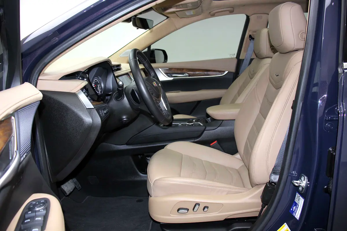 CADILLAC XT5 Platinum AWD 2024 - photo 9 - Import Émirats | International Cars