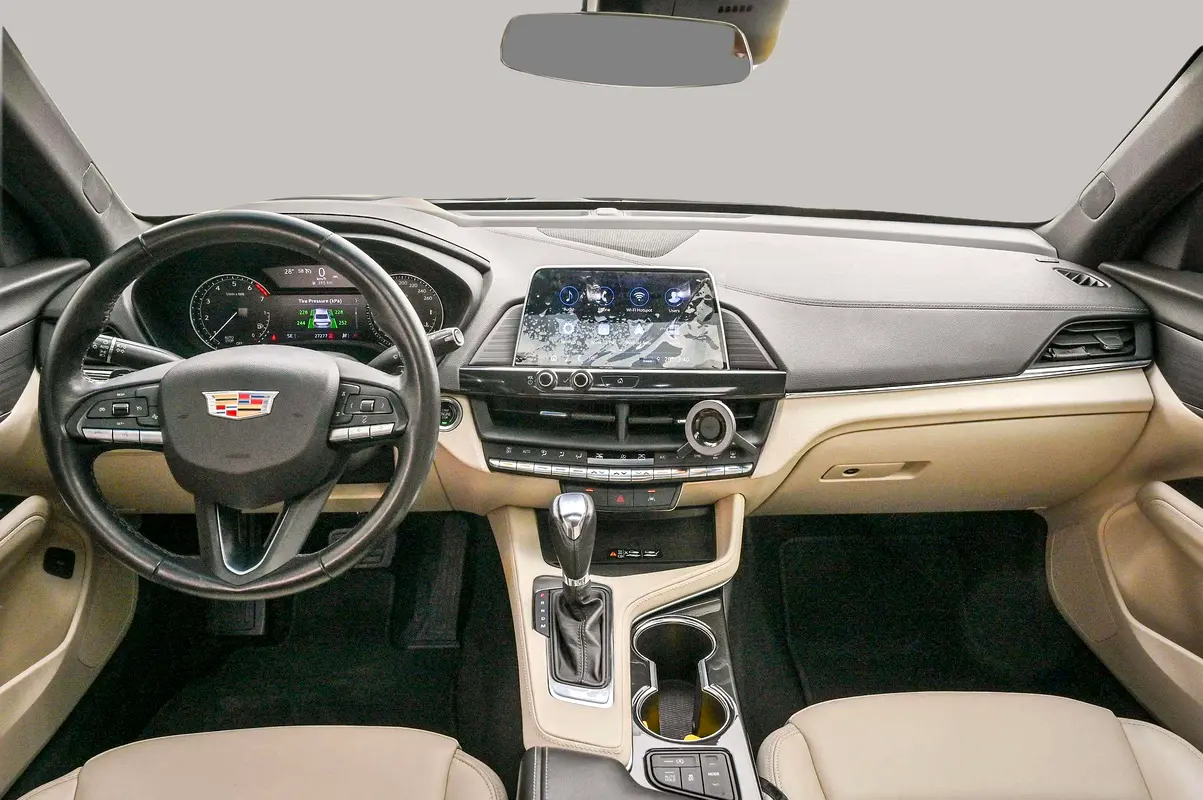 CADILLAC CT4 Luxury 2022 - photo 10 - Import Émirats | International Cars