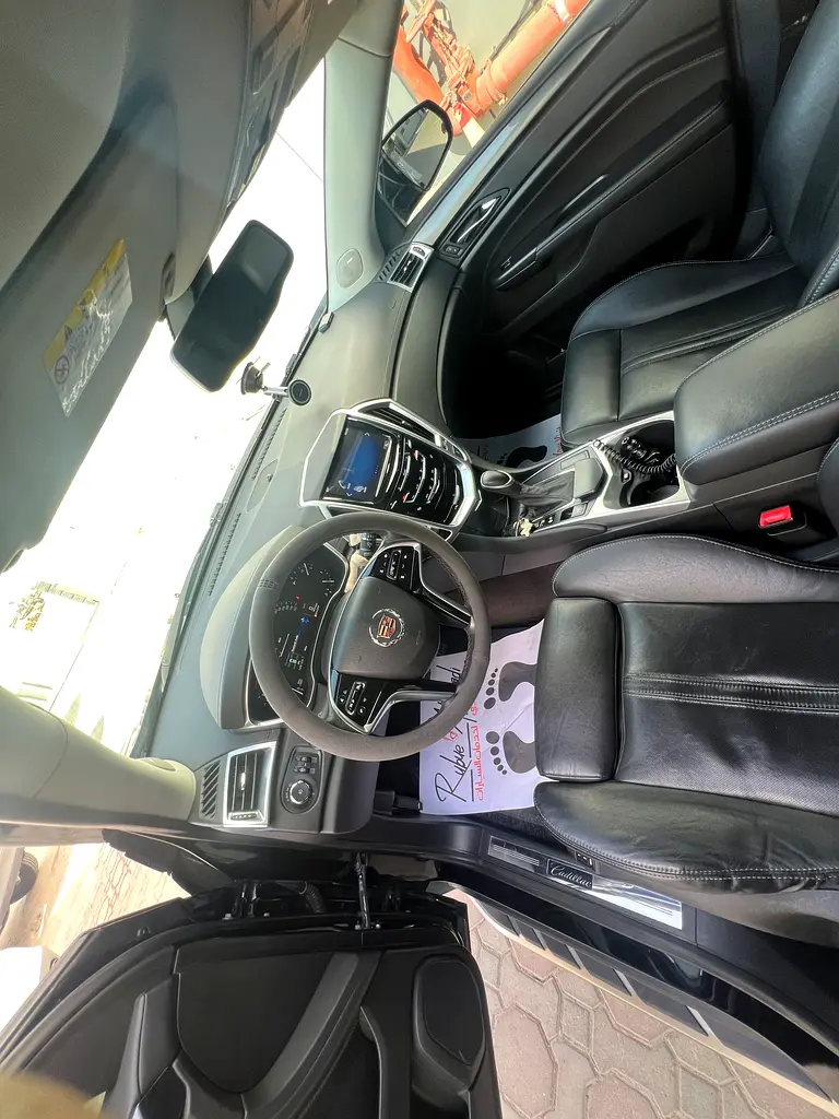 CADILLAC SRX Liberty 2014 - photo 11 - Import Émirats | International Cars