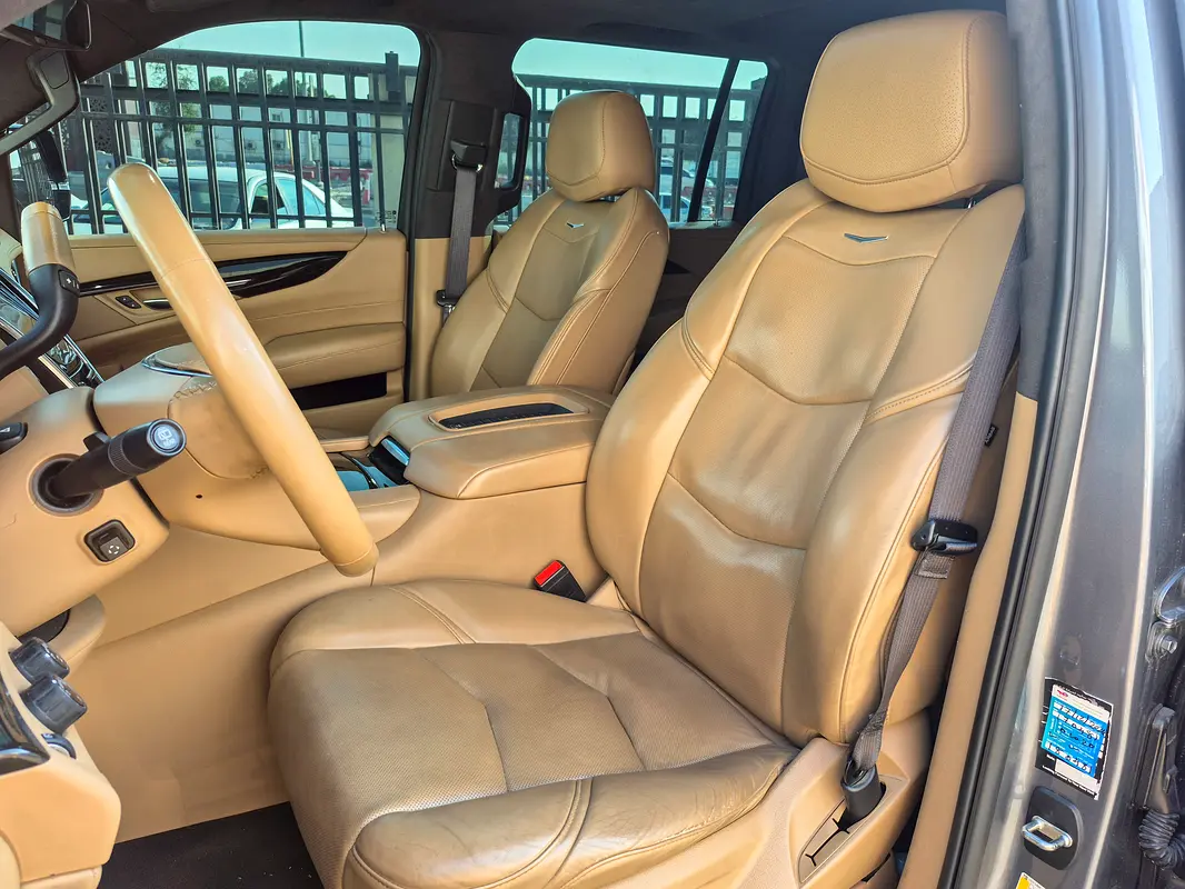 CADILLAC Escalade Platinum 2020 - photo 12 - Import Émirats | International Cars