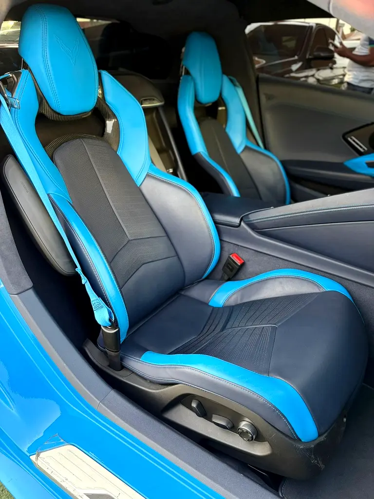 CHEVROLET Corvette C8 3LT 2023 - photo 8 - Import Émirats | International Cars