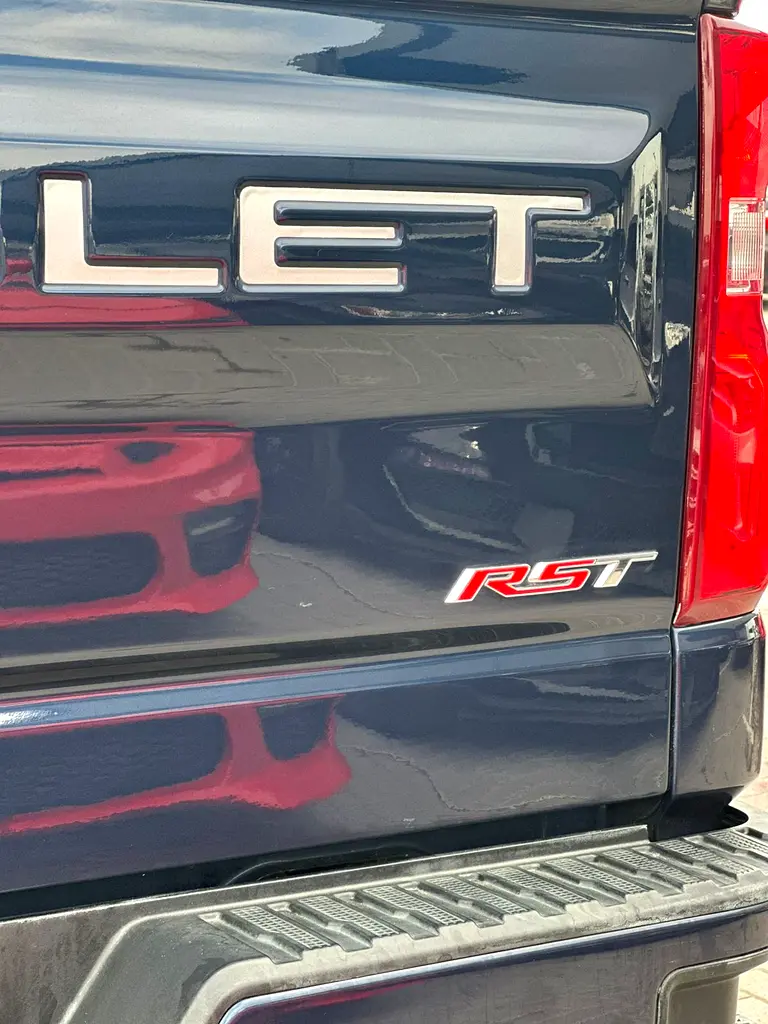 CHEVROLET Silverado RST 2019 - photo 7 - Import Émirats | International Cars