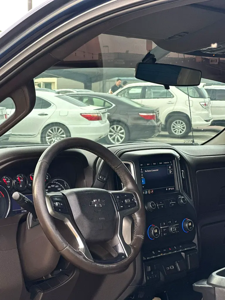 CHEVROLET Silverado RST 2019 - photo 8 - Import Émirats | International Cars