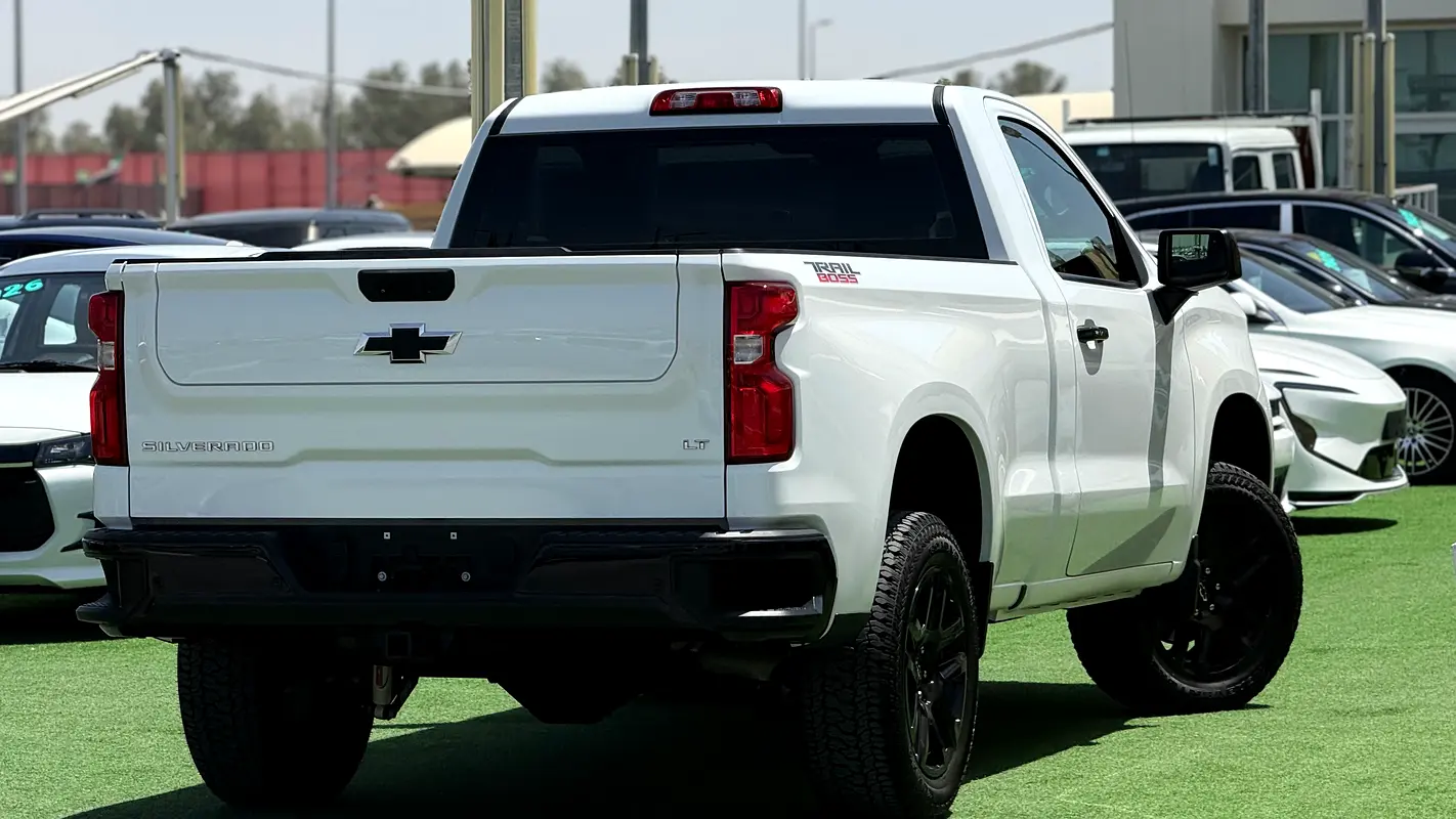 CHEVROLET Silverado 1500 LT Trail Boss 2023 - photo 4 - Import Émirats | International Cars