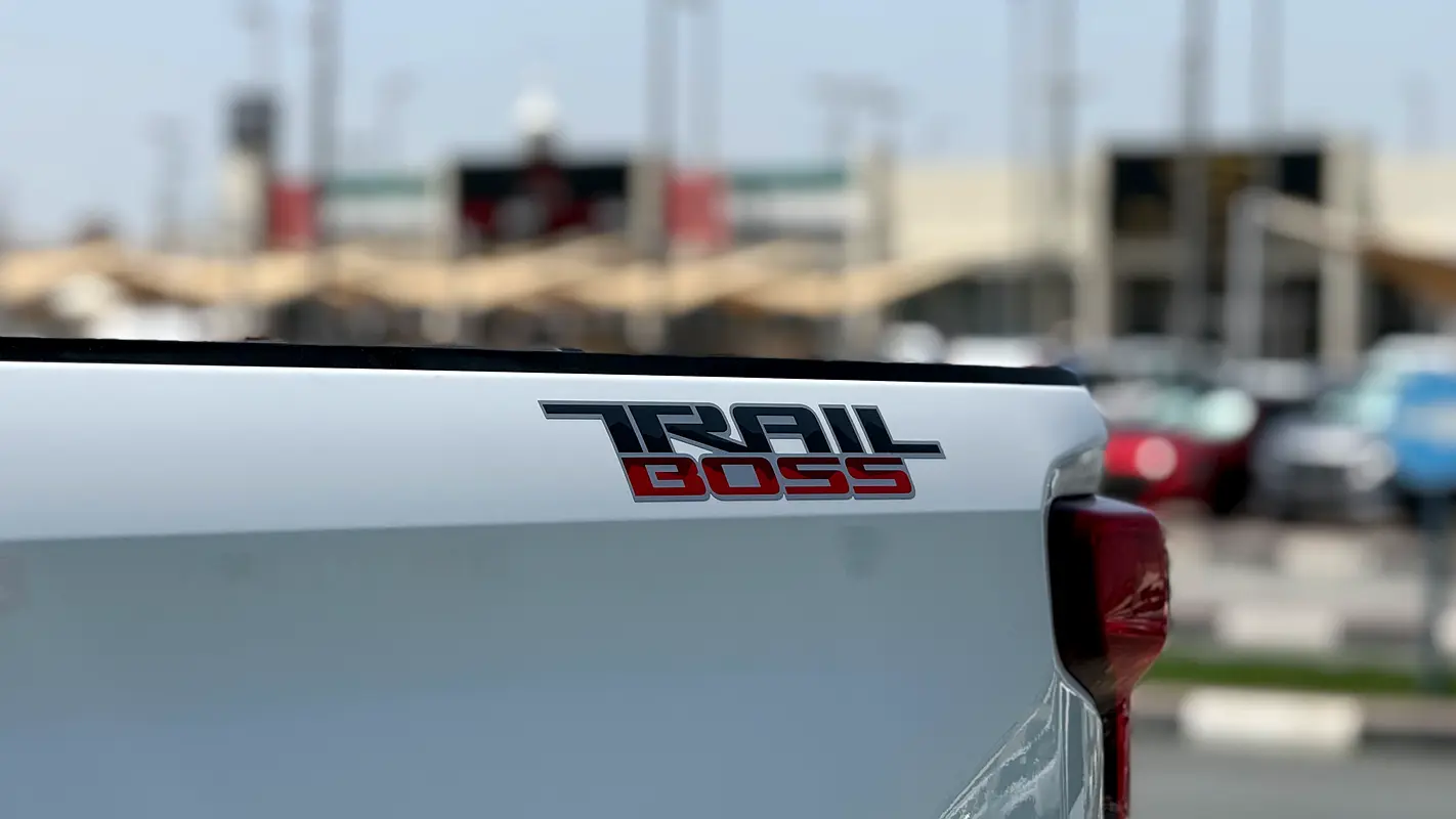CHEVROLET Silverado 1500 LT Trail Boss 2023 - photo 8 - Import Émirats | International Cars