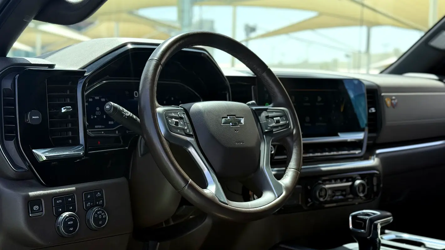 CHEVROLET Silverado 1500 LT Trail Boss 2023 - photo 9 - Import Émirats | International Cars