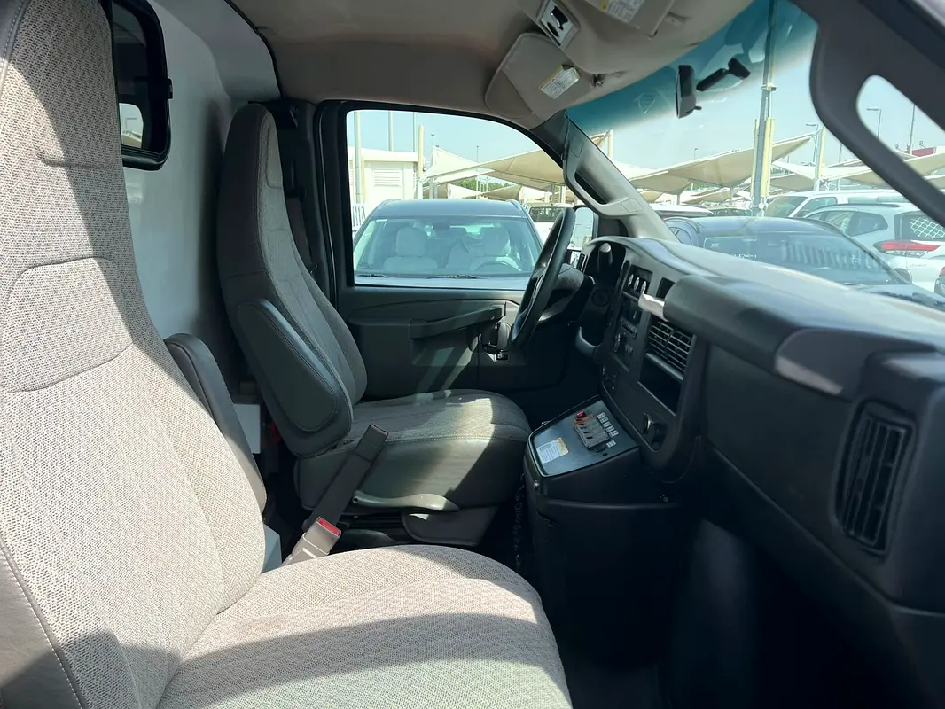 CHEVROLET Express Other 2017 - photo 10 - Import Émirats | International Cars