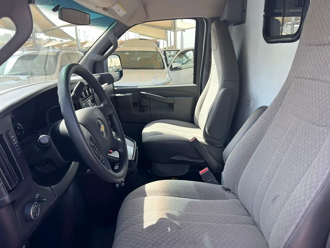 CHEVROLET Express Other 2017 - photo 8 - Import Émirats | International Cars