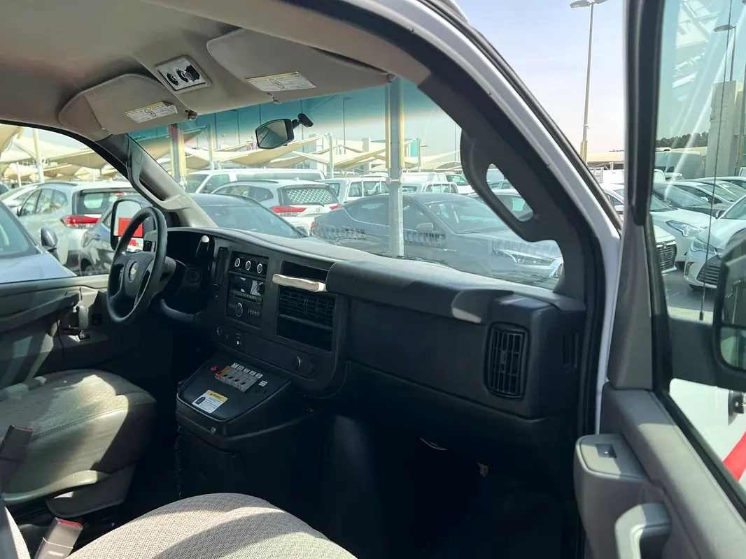 CHEVROLET Express Other 2017 - photo 9 - Import Émirats | International Cars