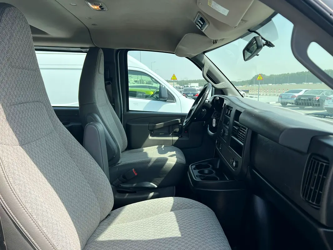 CHEVROLET Express Other 2020 - photo 10 - Import Émirats | International Cars