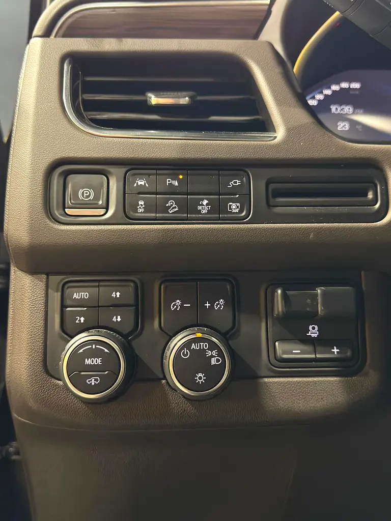 CHEVROLET Tahoe Z71 2022 - photo 12 - Import Émirats | International Cars