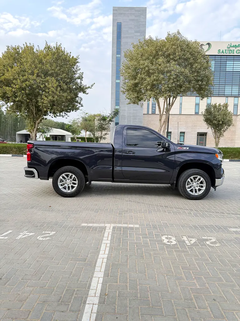 CHEVROLET Silverado LT 2024 - photo 6 - Import Émirats | International Cars