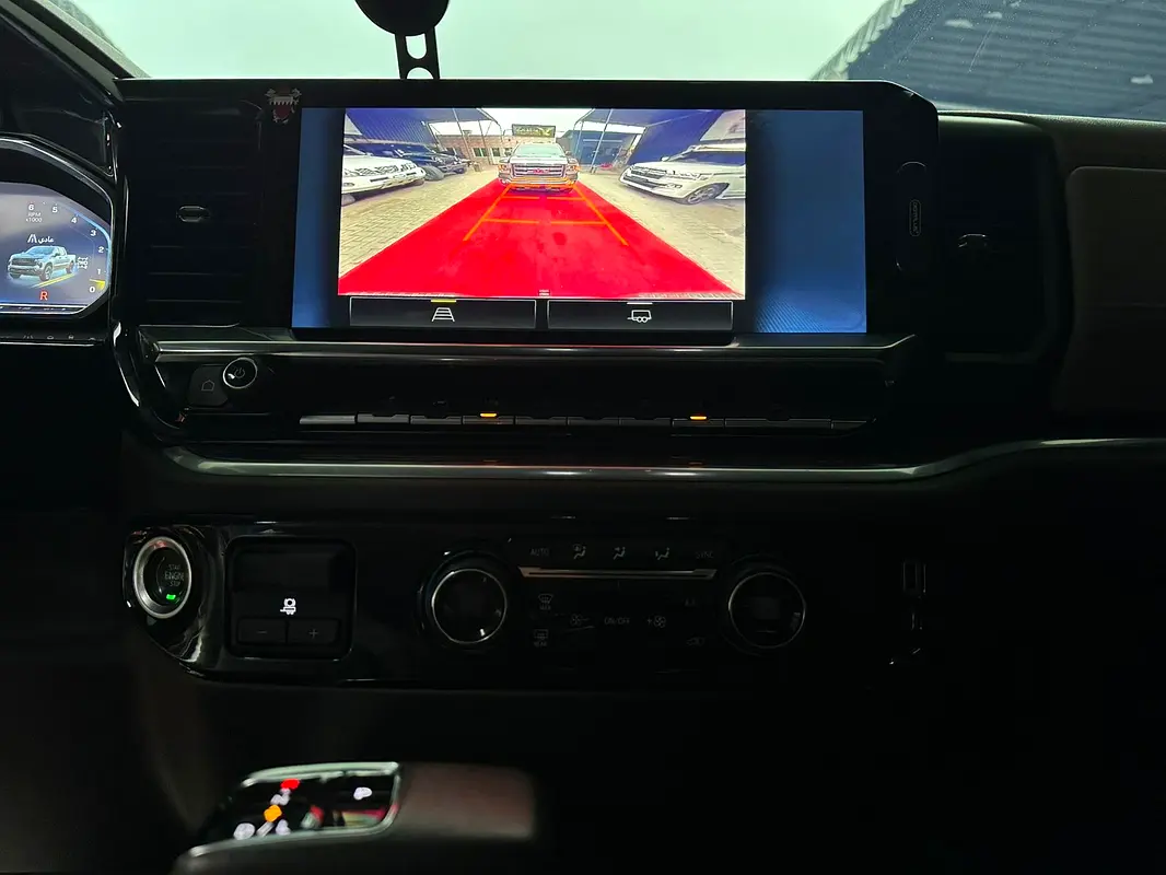 CHEVROLET Silverado 1500 LT Trail Boss 2022 - photo 9 - Import Émirats | International Cars