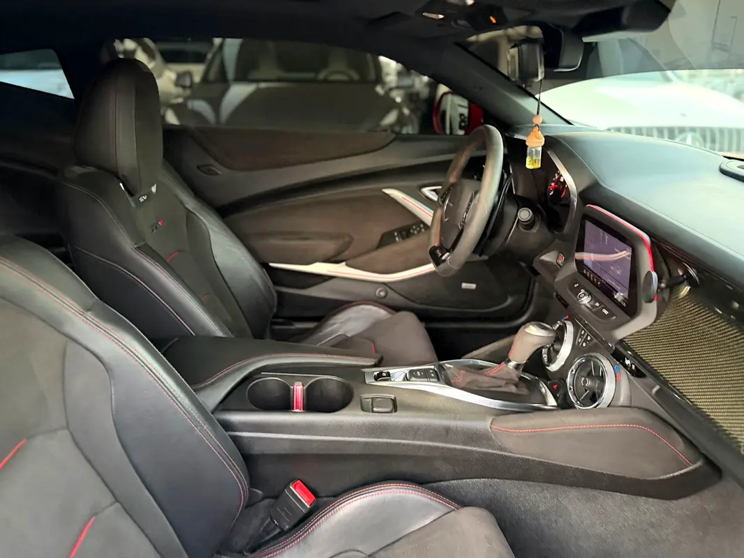 CHEVROLET Camaro ZL1 2019 - photo 12 - Import Émirats | International Cars