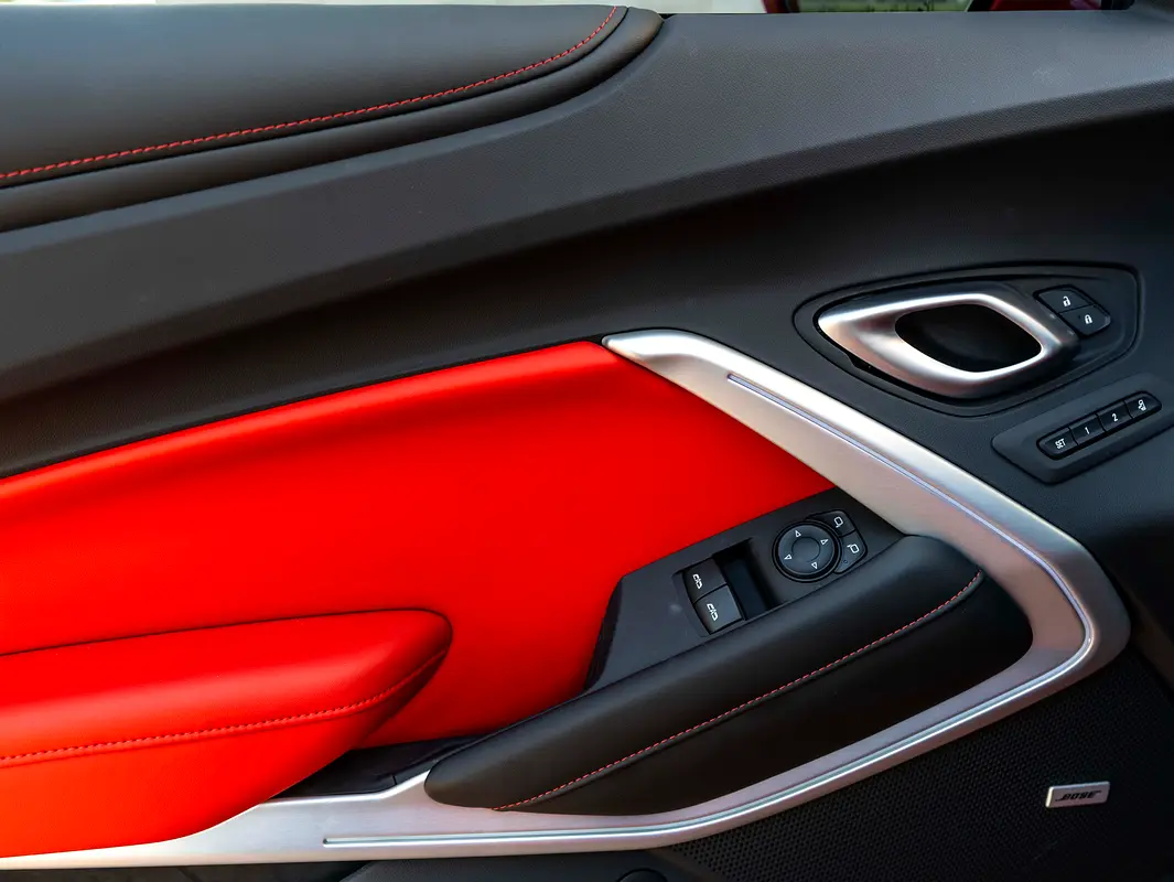 CHEVROLET Camaro 2SS 2023 - photo 12 - Import Émirats | International Cars