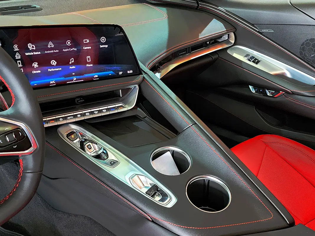 CHEVROLET Corvette C8 3LT 2026 - photo 8 - Import Émirats | International Cars