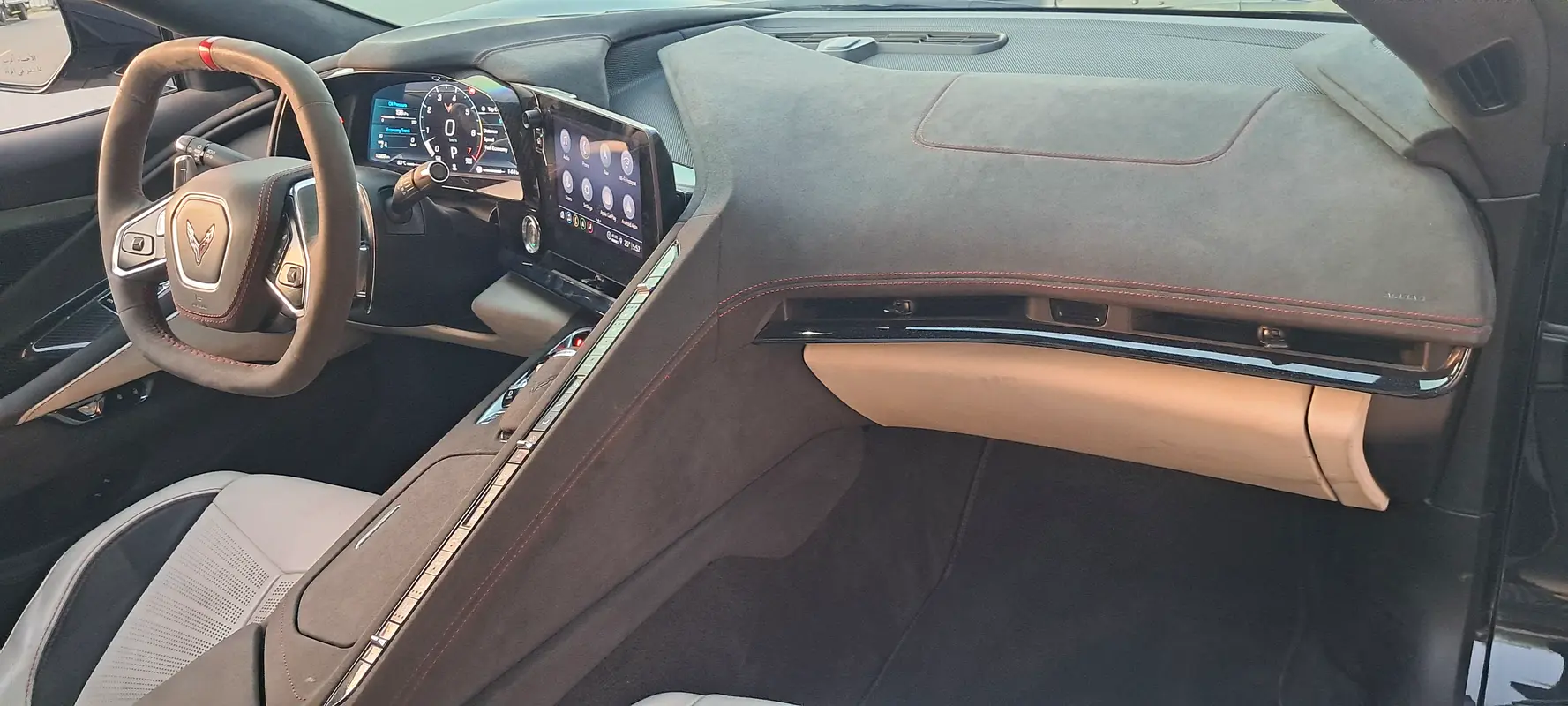 CHEVROLET Corvette 70th Anniversary Edition 2023 - photo 12 - Import Émirats | International Cars