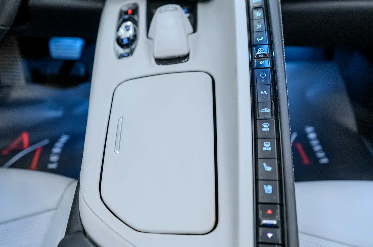 CHEVROLET Corvette Stingray 2022 - photo 11 - Import Émirats | International Cars